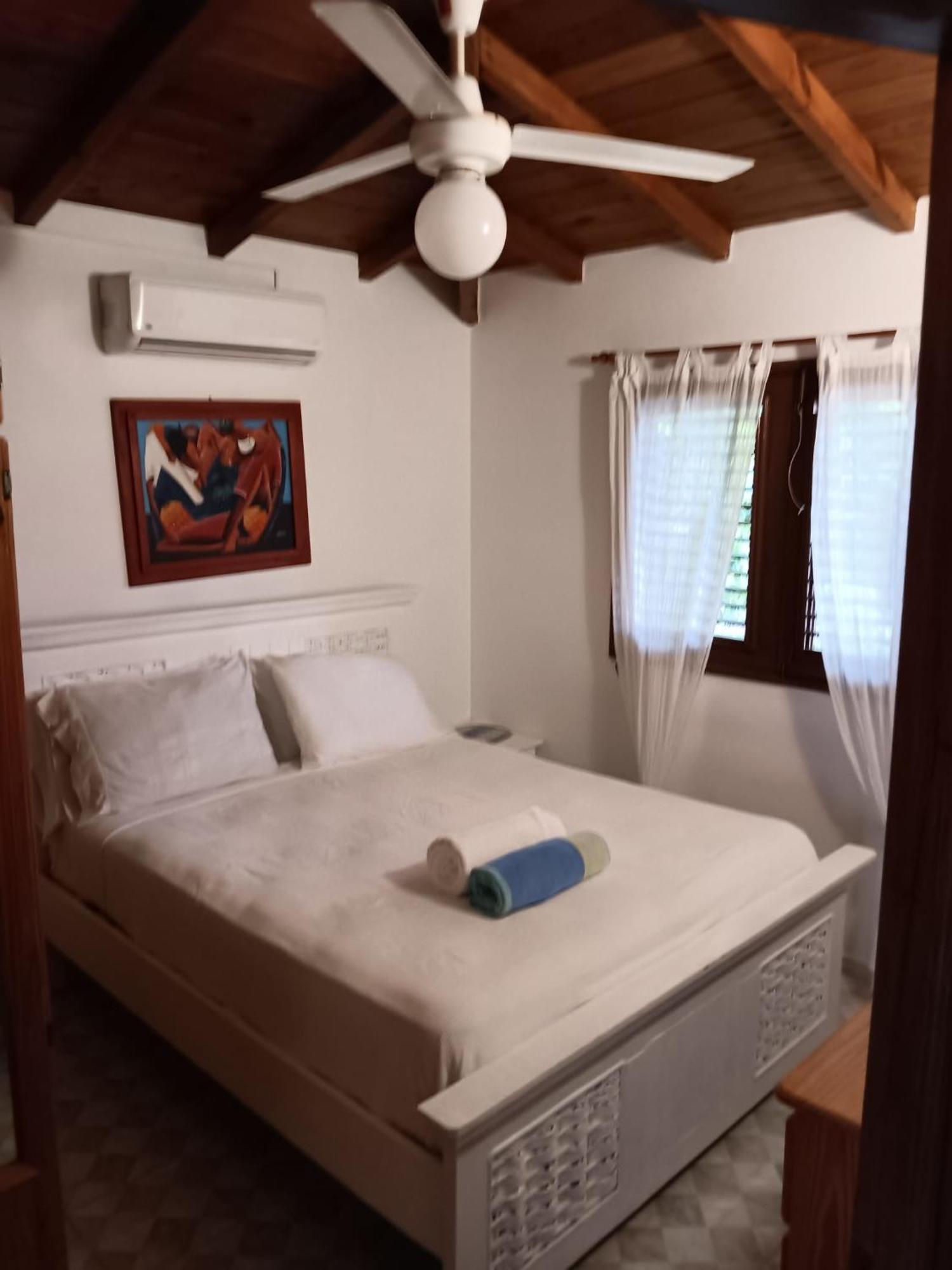 Cozy Oceanfront Villa With Direct Beach Access Las Terrenas Exteriör bild